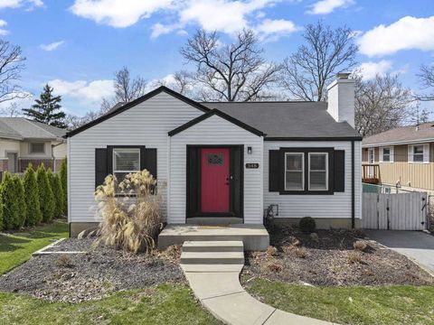 Photo of 348 N Shady Lane, Elmhurst, IL 60126 (MLS # 12599214)
