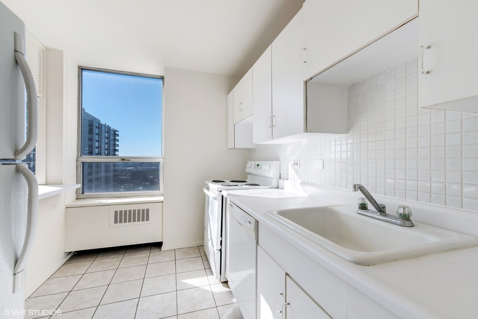 70 W BURTON Place 2407