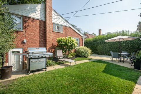 Tiny photo for 900 ROWE Avenue, Park Ridge, IL 60068 (MLS # 12512495)