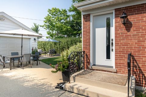 Tiny photo for 900 ROWE Avenue, Park Ridge, IL 60068 (MLS # 12512495)