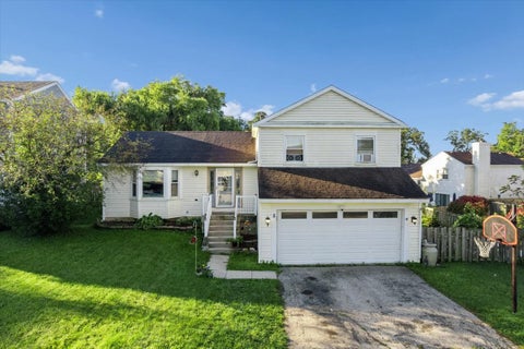 Photo of 5 Sheffield Court, Streamwood, IL 60107 (MLS # 12774081)