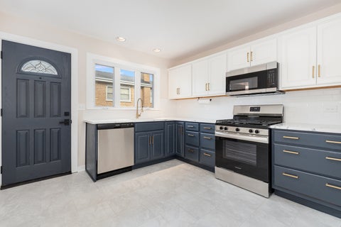 Tiny photo for 6117 W 80th Street W, Burbank, IL 60459 (MLS # 12763009)
