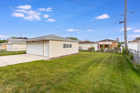 Tiny photo for 6117 W 80th Street W, Burbank, IL 60459 (MLS # 12763009)