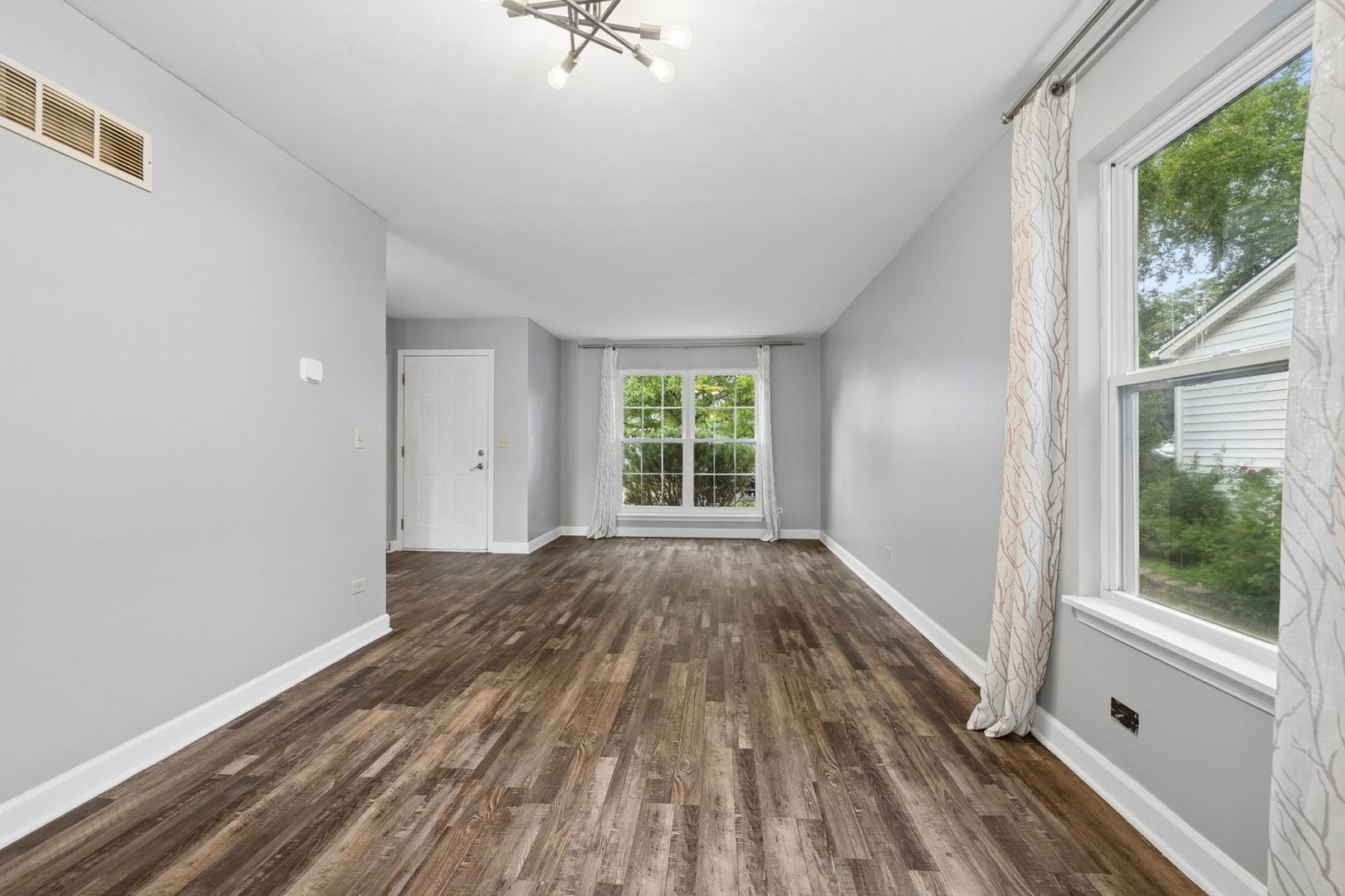 83 CANTERBURY Trail