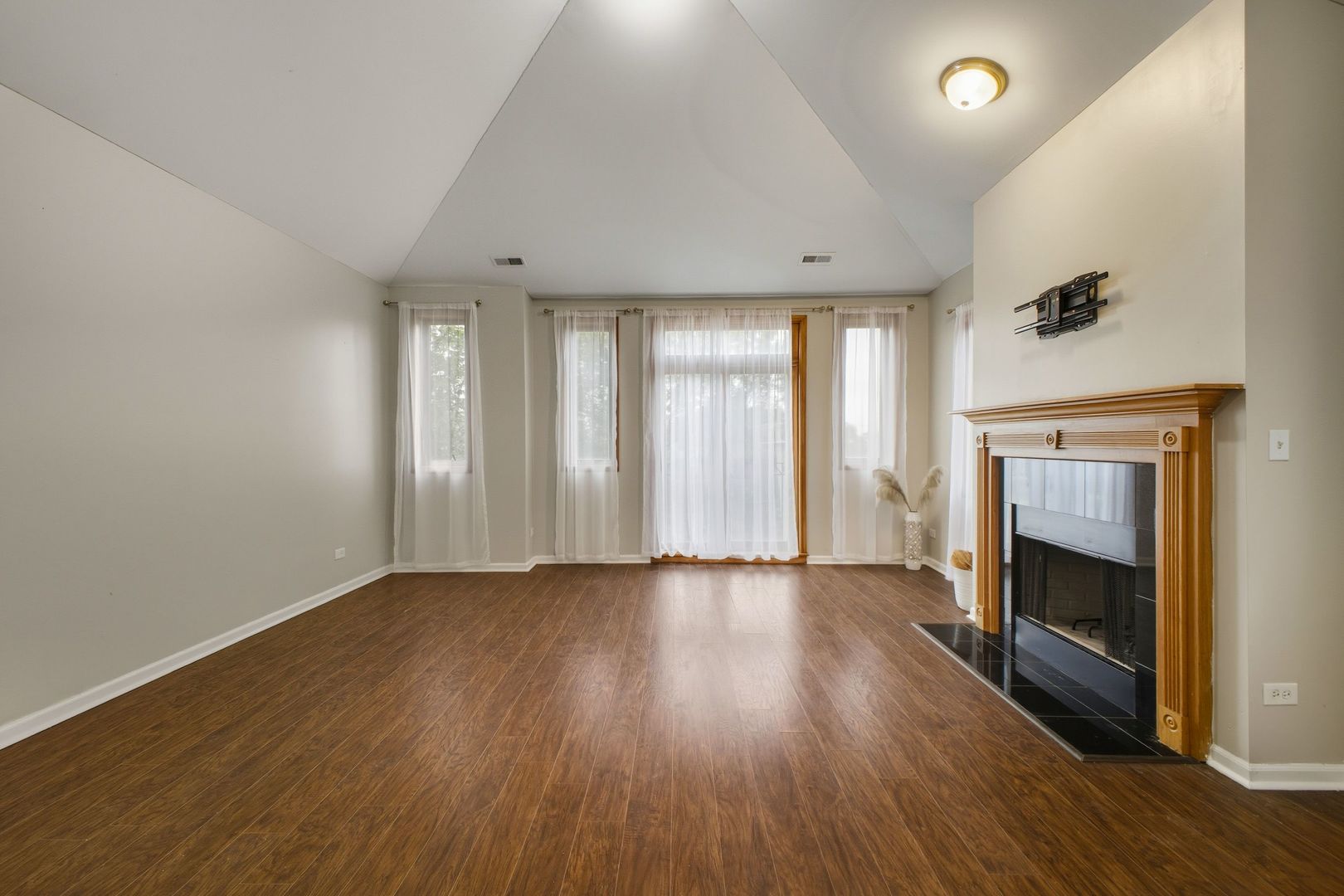 2955 W Wilcox Boulevard 3