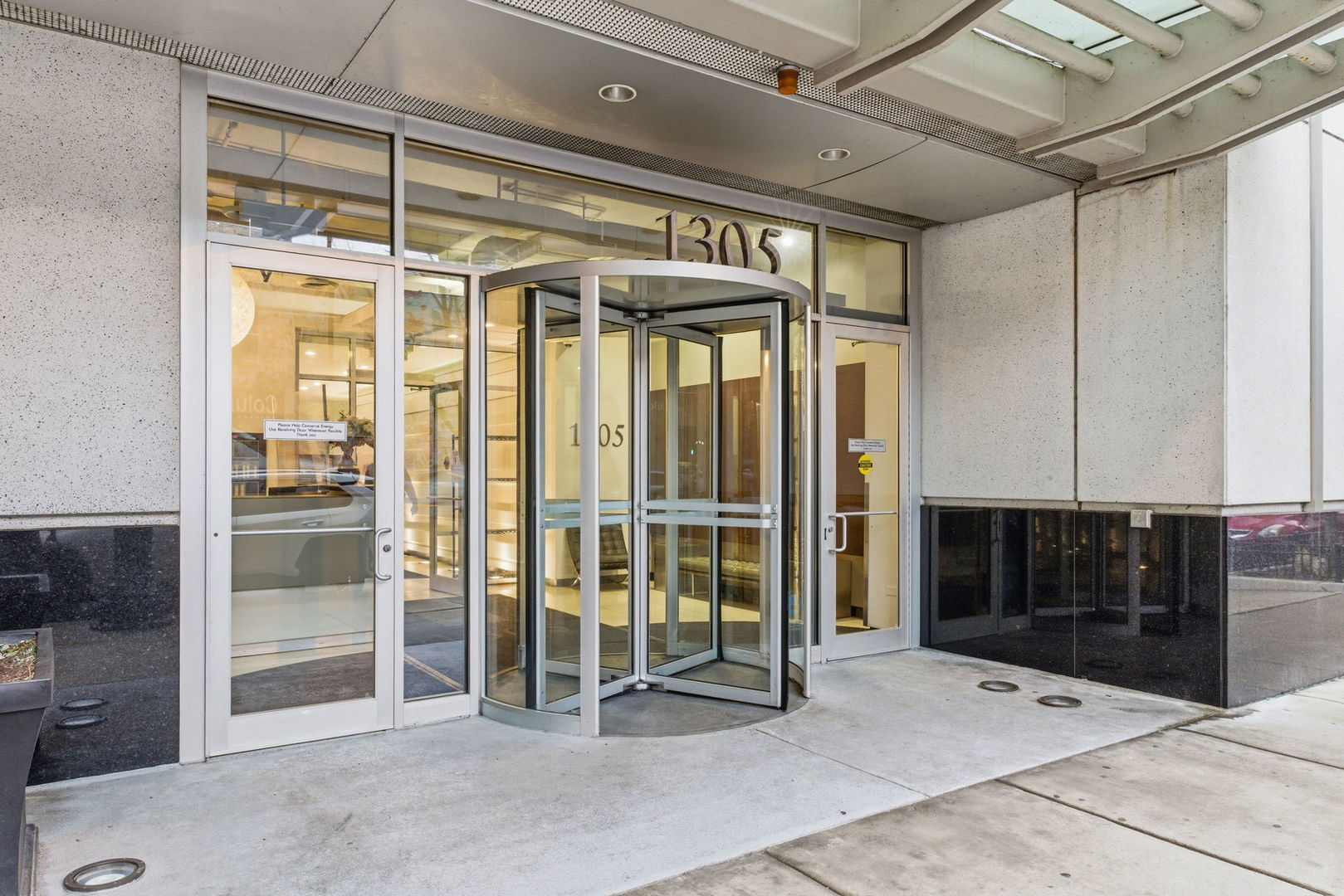 1305 S Michigan Avenue 712