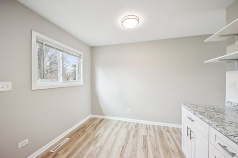 Tiny photo for 65 Della Street, Crystal Lake, IL 60014 (MLS # 12611293)