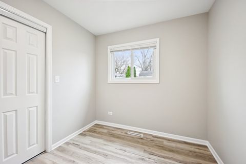 Tiny photo for 65 Della Street, Crystal Lake, IL 60014 (MLS # 12611293)