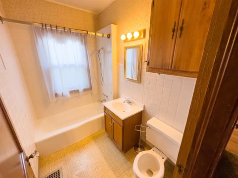 Tiny photo for 732 W Reynolds Street, Pontiac, IL 61764 (MLS # 12502093)