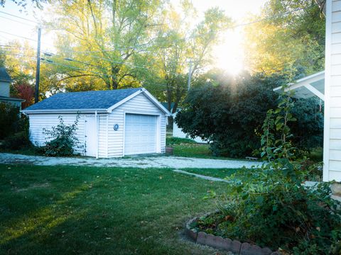 Tiny photo for 732 W Reynolds Street, Pontiac, IL 61764 (MLS # 12502093)
