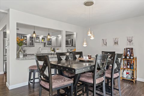 Tiny photo for 7 Briar Hill Circle #7, Champaign, IL 61822 (MLS # 12486175)