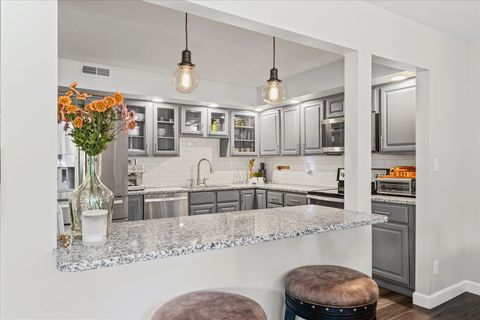 Tiny photo for 7 Briar Hill Circle #7, Champaign, IL 61822 (MLS # 12486175)