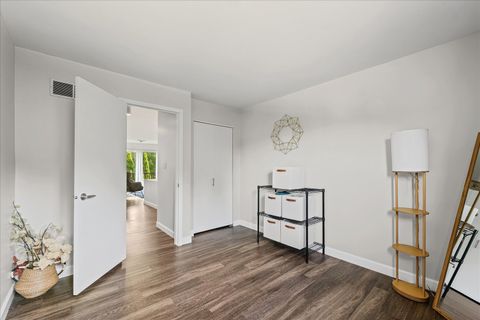 Tiny photo for 7 Briar Hill Circle #7, Champaign, IL 61822 (MLS # 12486175)