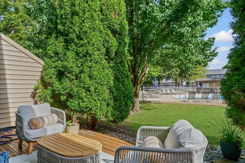 Tiny photo for 7 Briar Hill Circle #7, Champaign, IL 61822 (MLS # 12486175)