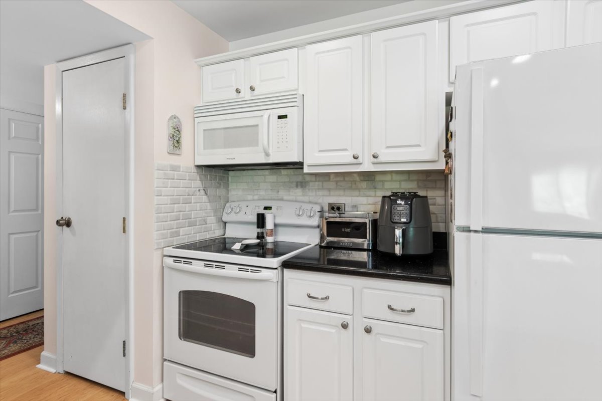 6565 Main Street 201