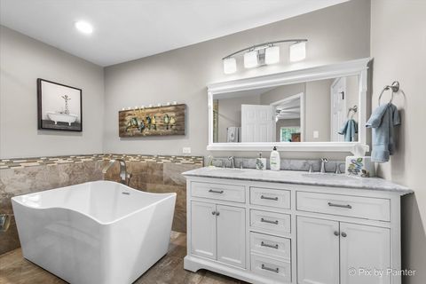Tiny photo for 1504 Laurel Oaks Drive, Streamwood, IL 60107 (MLS # 12479544)