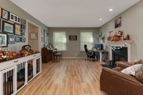 Tiny photo for 1608 Sweetbriar Drive, Bloomington, IL 61701 (MLS # 12505354)