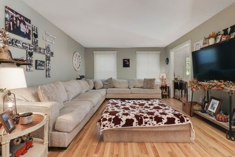 Tiny photo for 1608 Sweetbriar Drive, Bloomington, IL 61701 (MLS # 12505354)