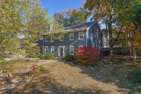 Tiny photo for 1608 Sweetbriar Drive, Bloomington, IL 61701 (MLS # 12505354)