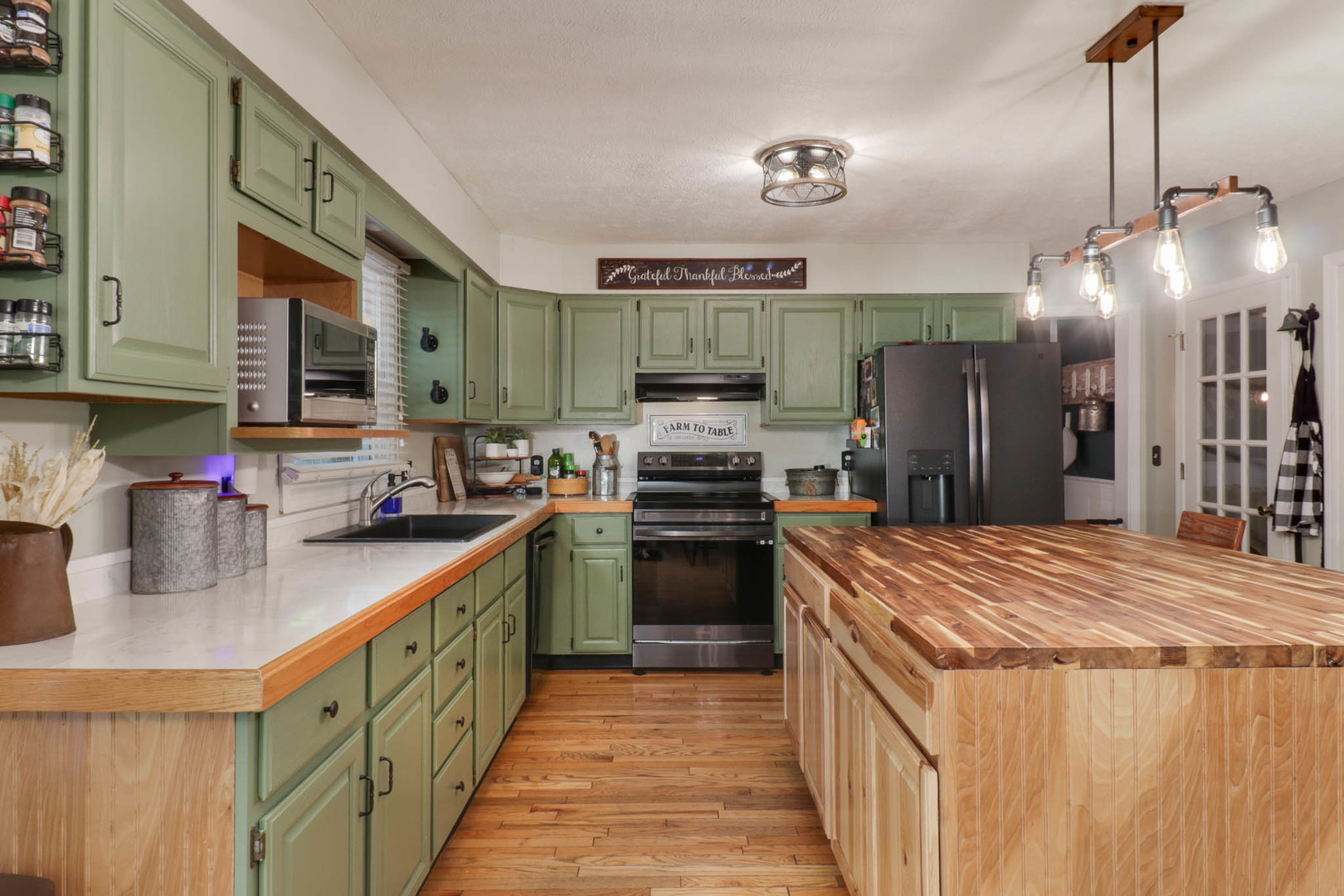 1608 Sweetbriar Drive