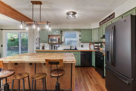 Tiny photo for 1608 Sweetbriar Drive, Bloomington, IL 61701 (MLS # 12505354)