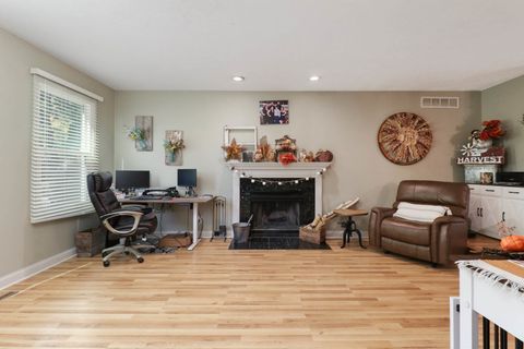 Tiny photo for 1608 Sweetbriar Drive, Bloomington, IL 61701 (MLS # 12505354)