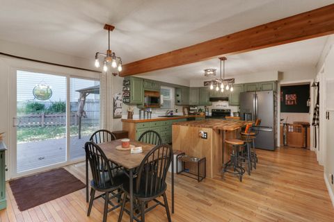 Tiny photo for 1608 Sweetbriar Drive, Bloomington, IL 61701 (MLS # 12505354)