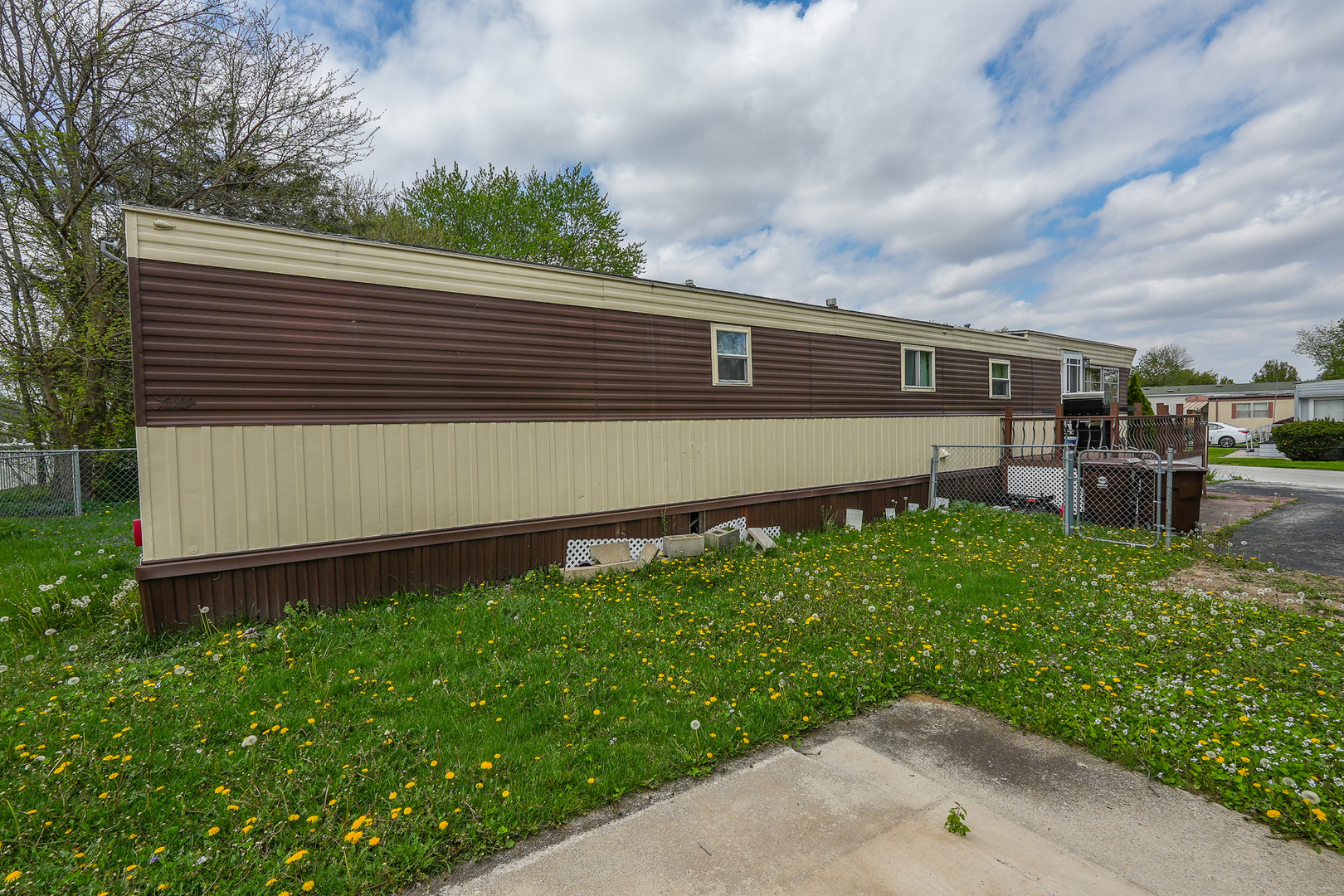 41 Maple Lane