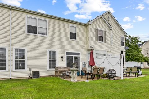 Tiny photo for 302 Parkside Drive, Shorewood, IL 60404 (MLS # 12623189)