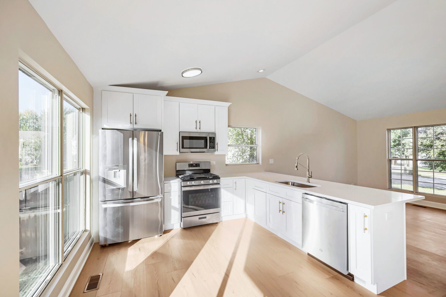 479 BLUEBIRD Drive