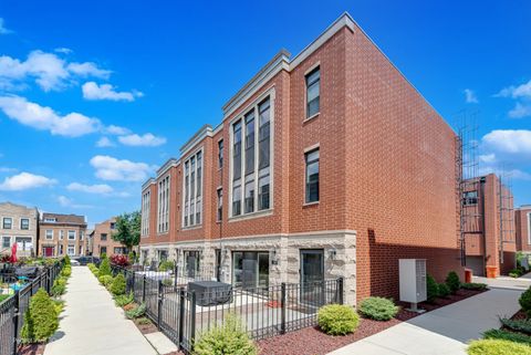 Photo of 2253 W Coulter Street #4, Chicago, IL 60608 (MLS # 12469109)