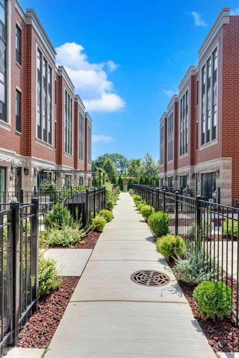 Tiny photo for 2253 W Coulter Street #4, Chicago, IL 60608 (MLS # 12469109)