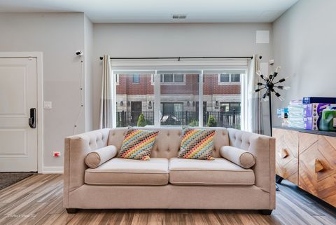 Tiny photo for 2253 W Coulter Street #4, Chicago, IL 60608 (MLS # 12469109)