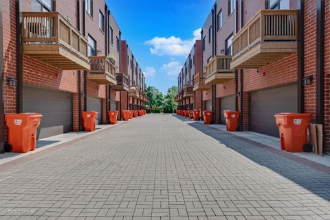 Tiny photo for 2253 W Coulter Street #4, Chicago, IL 60608 (MLS # 12469109)