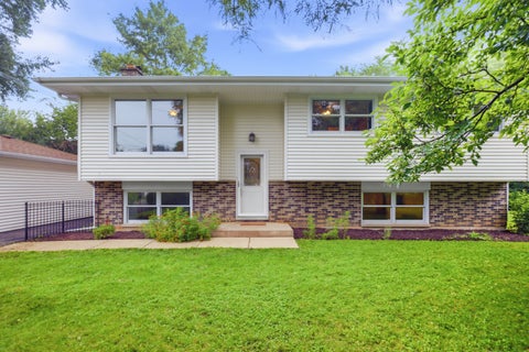 Tiny photo for 27W440 Central Avenue, Warrenville, IL 60555 (MLS # 12740740)