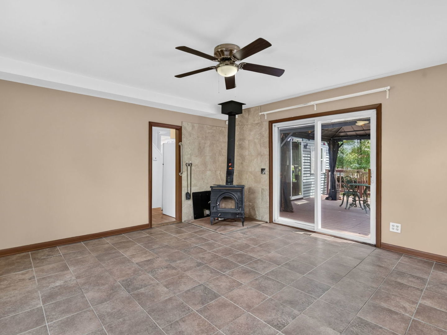41 Lakeshore Drive