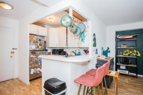 Tiny photo for 2909 N Sheridan Road #1211, Chicago, IL 60657 (MLS # 12448628)