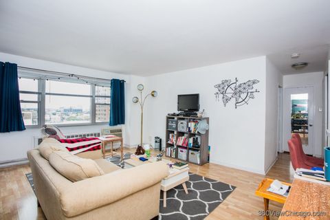 Tiny photo for 2909 N Sheridan Road #1211, Chicago, IL 60657 (MLS # 12448628)