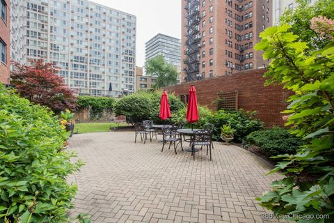 Tiny photo for 2909 N Sheridan Road #1211, Chicago, IL 60657 (MLS # 12448628)