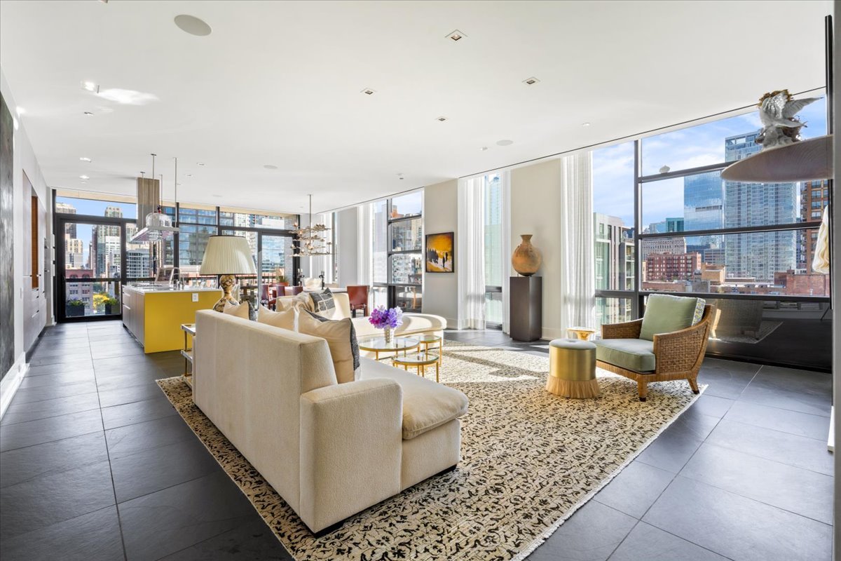 400 W HURON Street 801