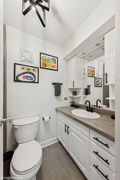 Tiny photo for 111 E Chestnut Street #21B, Chicago, IL 60611 (MLS # 12602139)