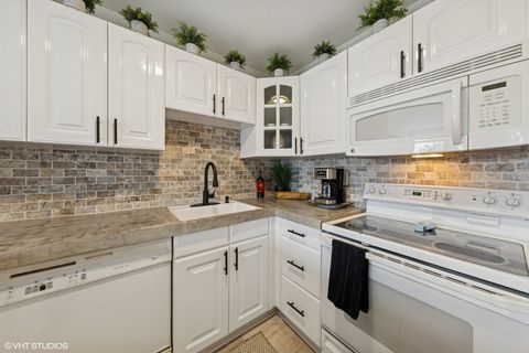 Tiny photo for 111 E Chestnut Street #21B, Chicago, IL 60611 (MLS # 12602139)