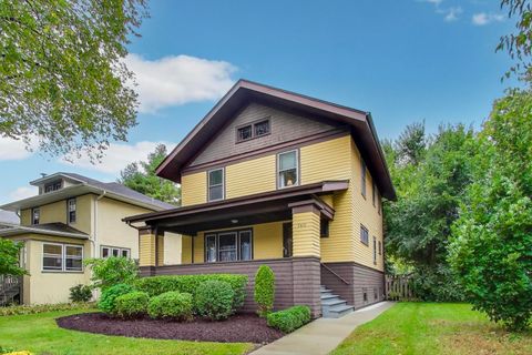 Tiny photo for 3418 Wesley Avenue, Berwyn, IL 60402 (MLS # 12498603)