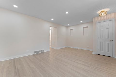 Tiny photo for 932 N Ridgeway Avenue, Chicago, IL 60651 (MLS # 12623626)