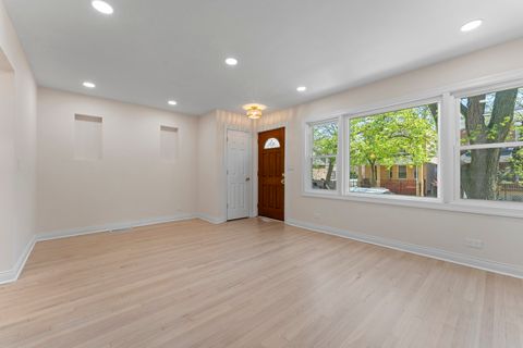 Tiny photo for 932 N Ridgeway Avenue, Chicago, IL 60651 (MLS # 12623626)