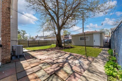 Tiny photo for 932 N Ridgeway Avenue, Chicago, IL 60651 (MLS # 12623626)