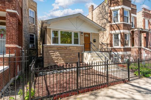 Tiny photo for 932 N Ridgeway Avenue, Chicago, IL 60651 (MLS # 12623626)