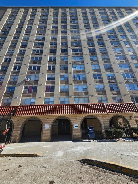 Photo of 4300 W Ford City Drive #1301, Chicago, IL 60652 (MLS # 12307504)