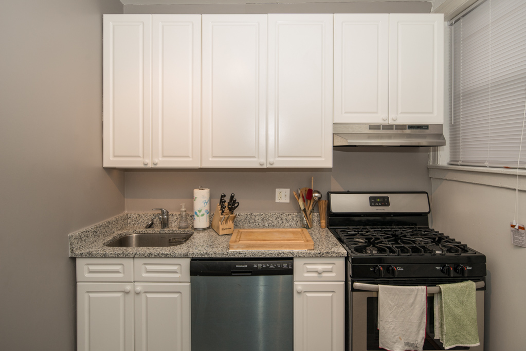 632 W Stratford Place 2S