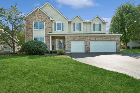 Photo of 1847 Natures Court, Lindenhurst, IL 60046 (MLS # 12479827)
